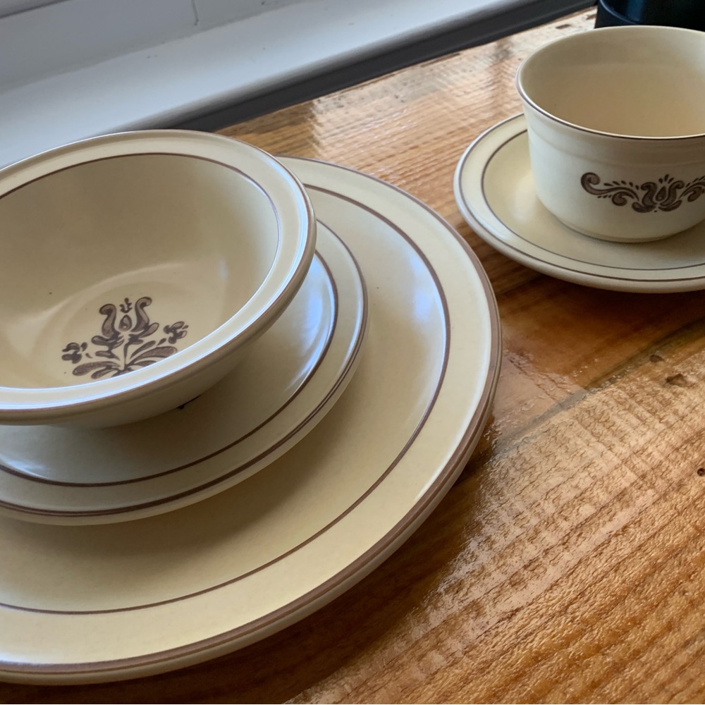 Vintage Pfaltgraff USA village place setting 5 pieces